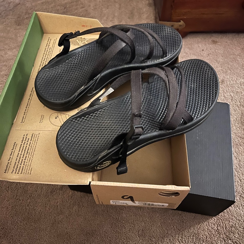 Chaco Women's Zong Sandals, Black, Size 9